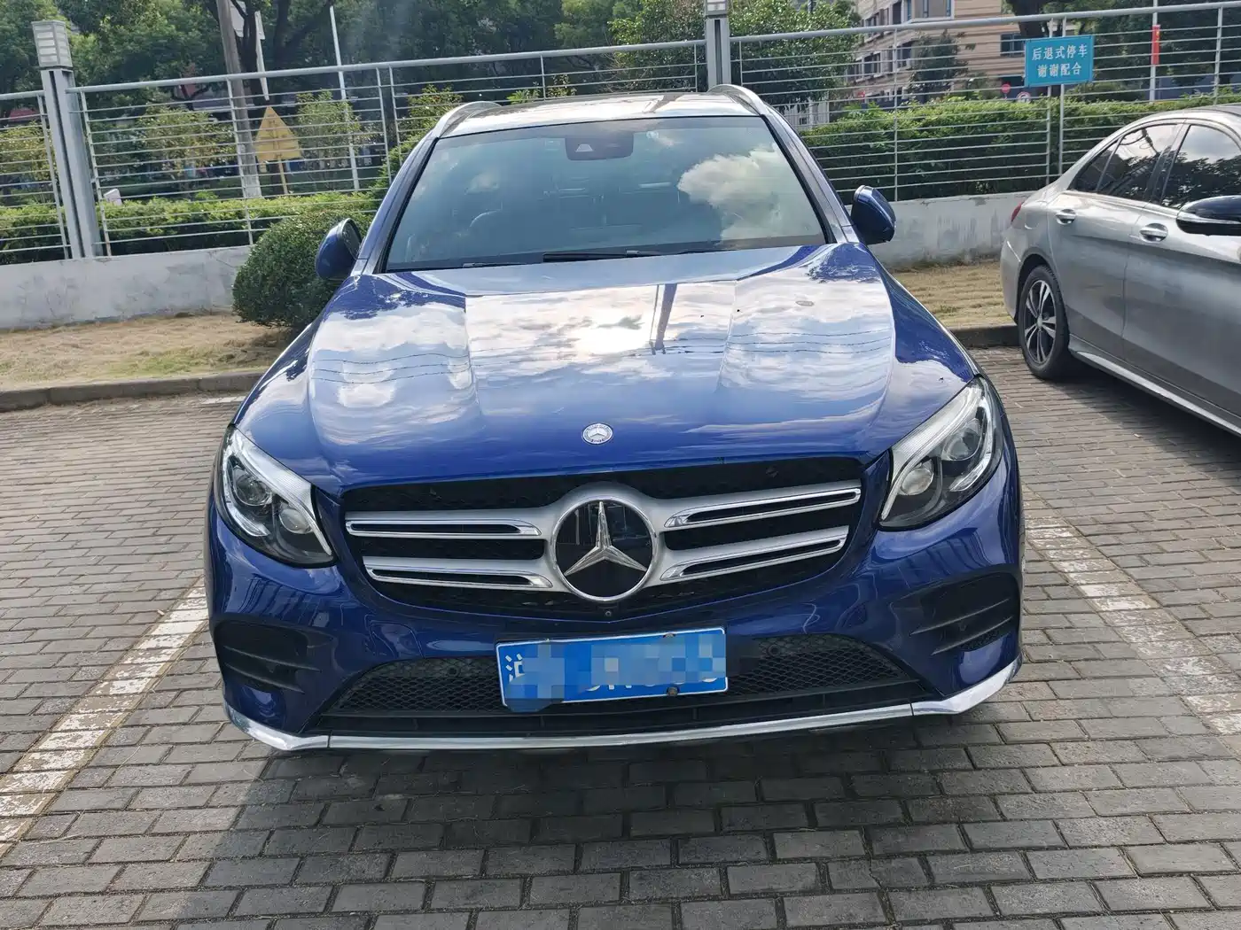 صورة 2 - Mercedes-Benz GLC