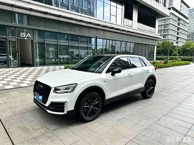 Audi Q2L 2020 35 TFSI Fashion Dynamic Model