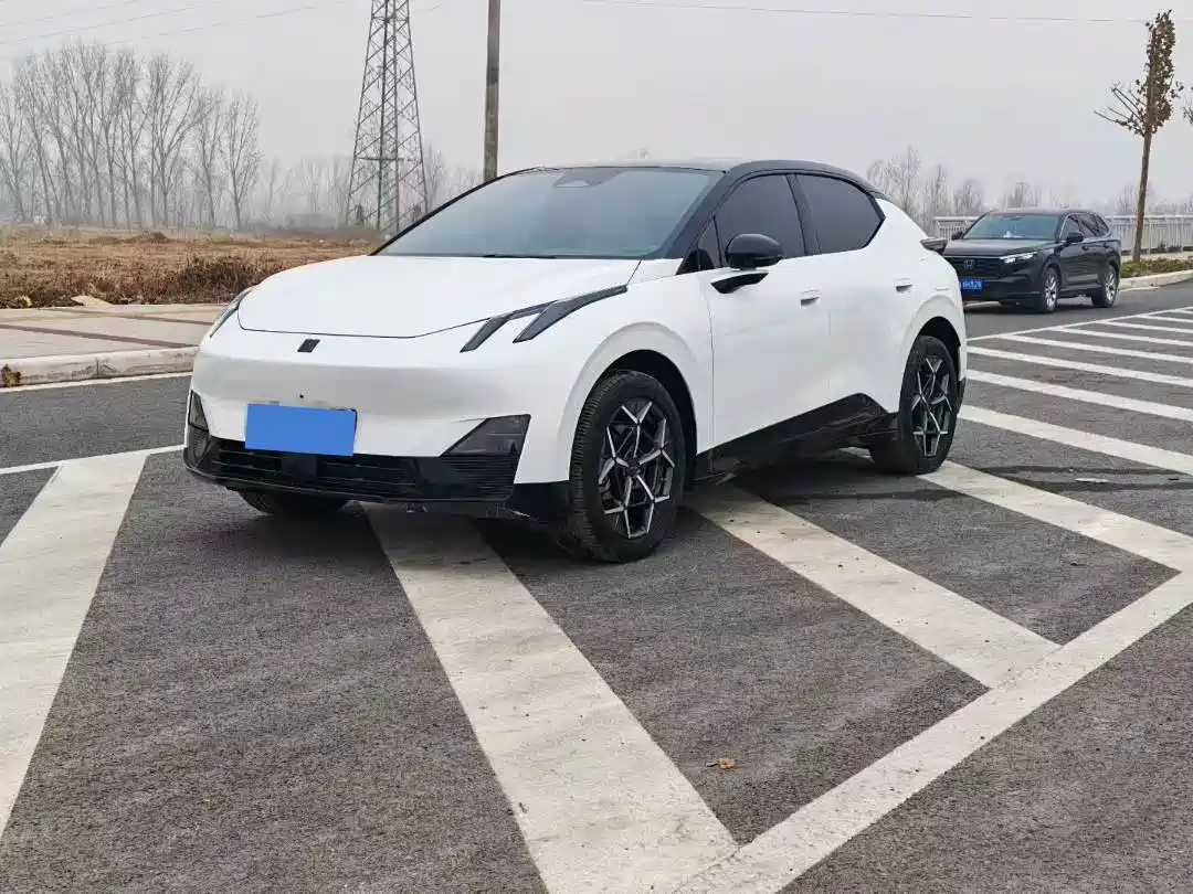 Lynk & Co Z20 2025