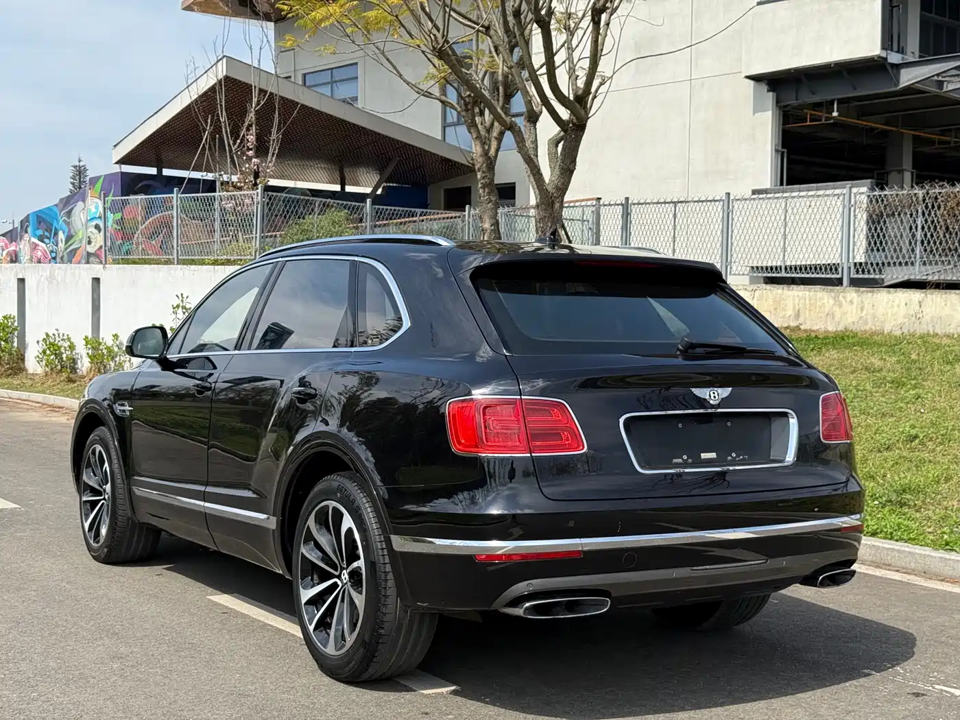 Bentley Bentayga 2016 6.0T Standard Edition фото 13