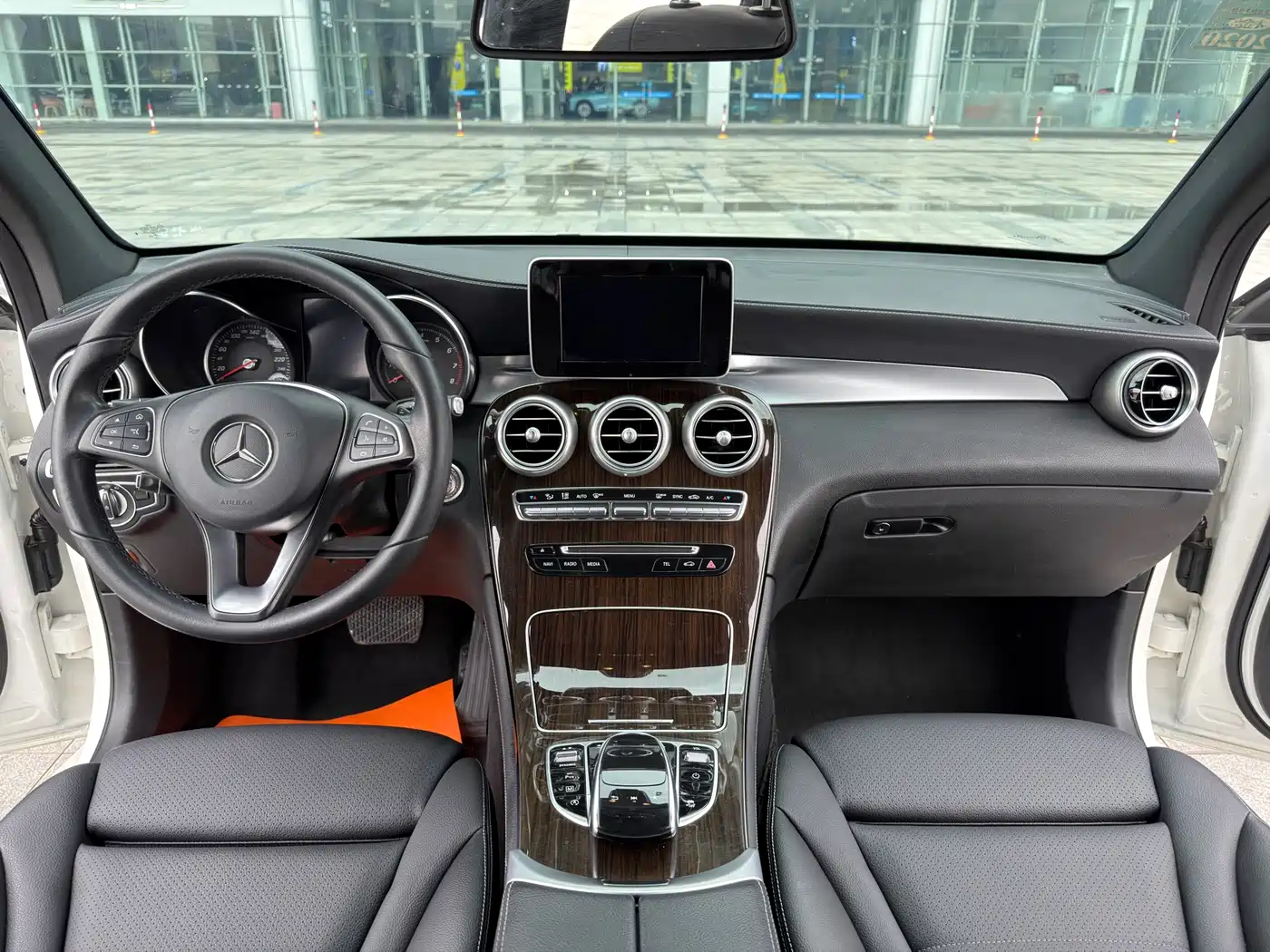 Mercedes-Benz GLC 2018 GLC 260 4MATIC Dynamic фото 20