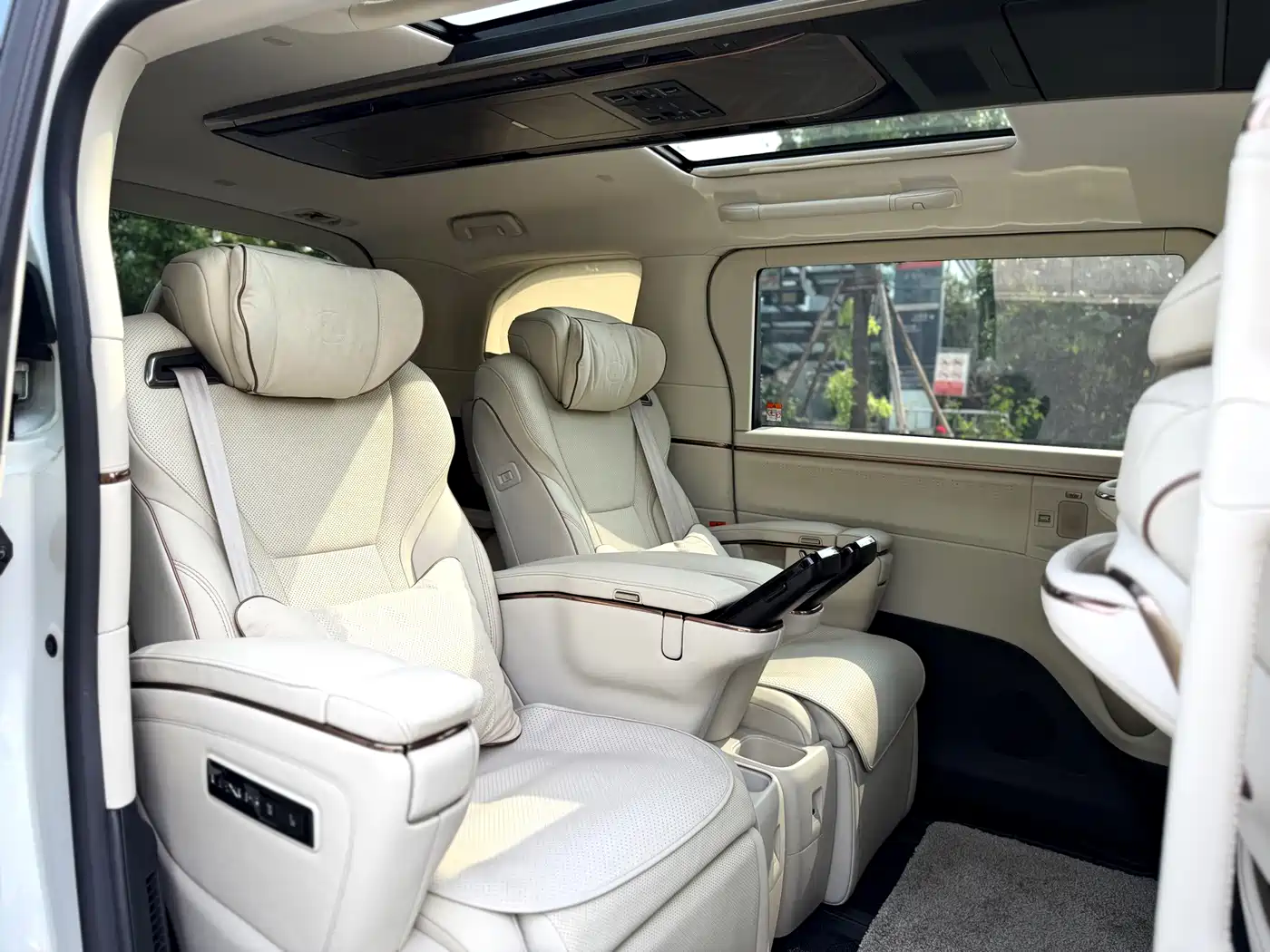 Lexus LM 2026 2023 350h 7-Seater Elegance Edition