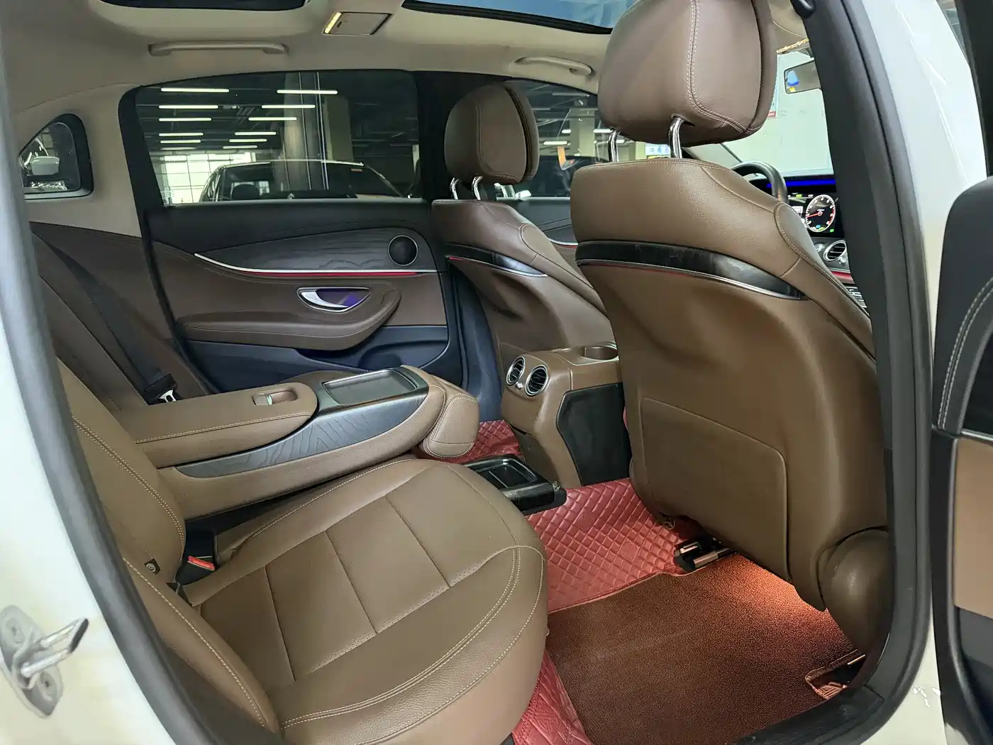 Mercedes-Benz E-Class 2019 E 260 L Sport фото 11