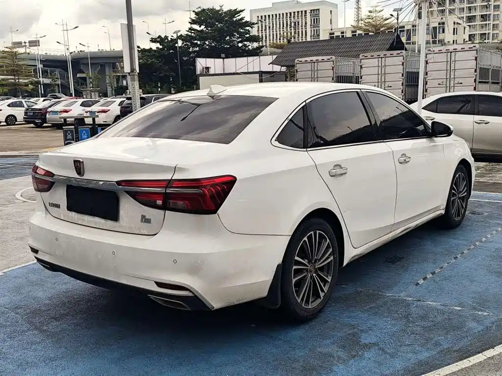 Roewe i6 2021 2020 PLUS 1.6L CVT 4G Connected Glory Flagship Edition