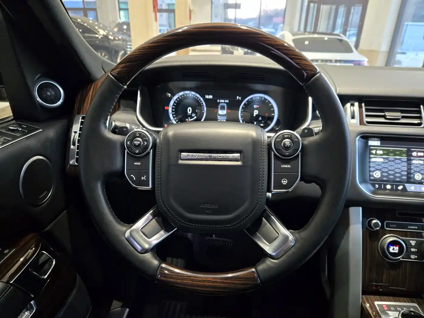 Land Rover Range Rover 2017 3.0 SC V6 Vogue фото 18