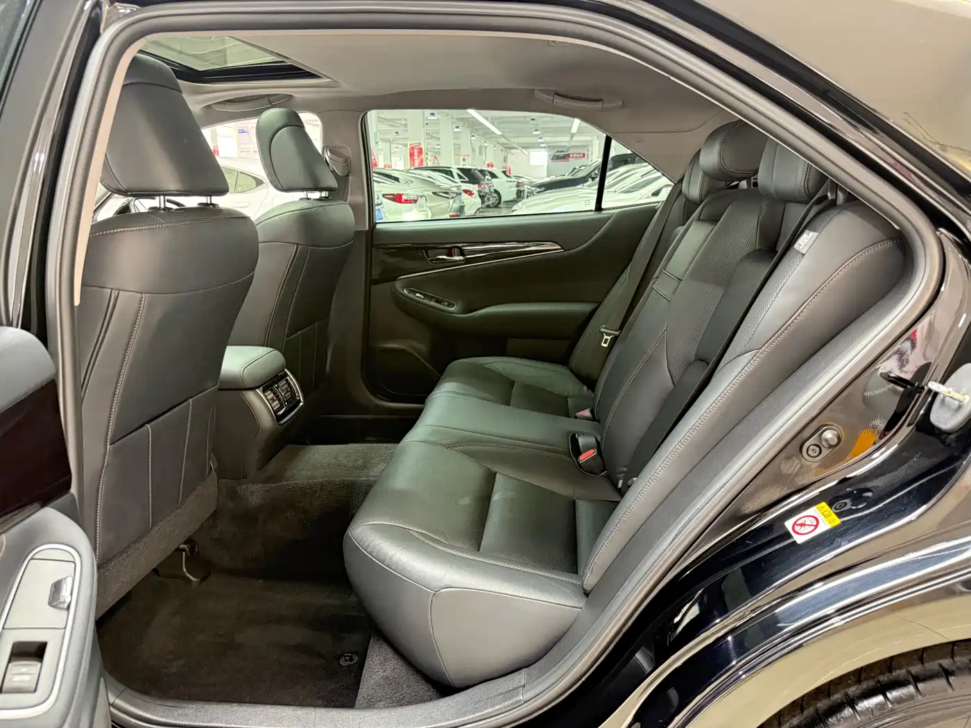 Toyota Crown 2015 2.0T Fashion фото 4
