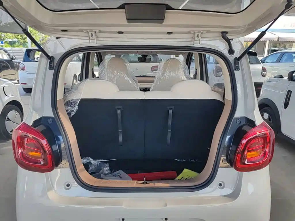 Wuling Motors Hongguang MINIEV 2026 2025 4-Door Advanced