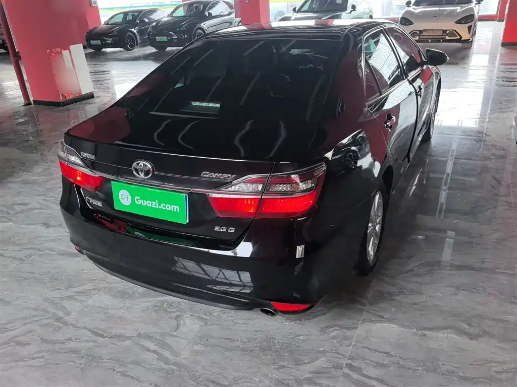 Toyota Camry 2016 2.0G 10th Anniversary Leading Edition фото 5