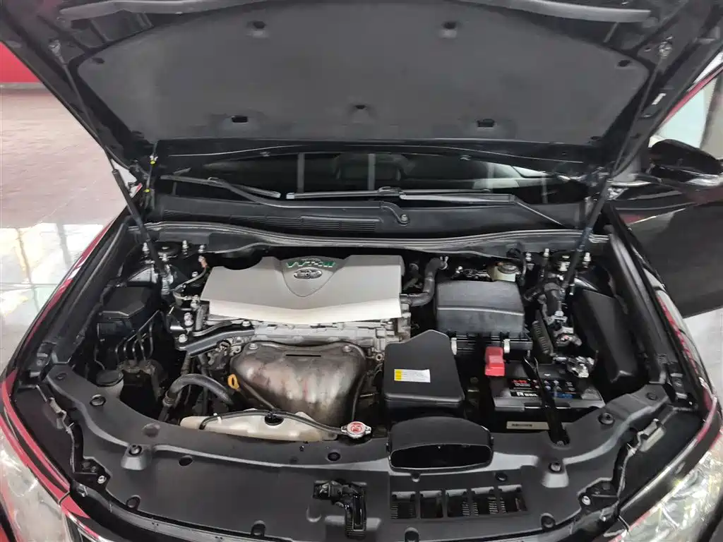 Toyota Camry 2016 2.0G 10th Anniversary Leading Edition фото 16
