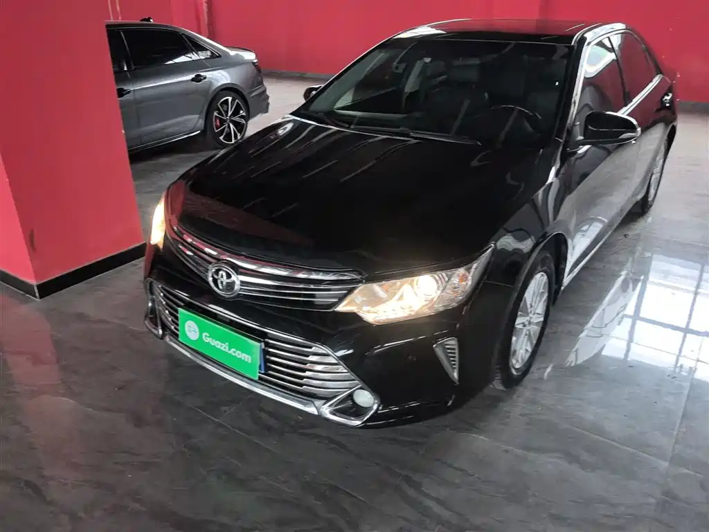 Toyota Camry 2016 2.0G 10th Anniversary Leading Edition