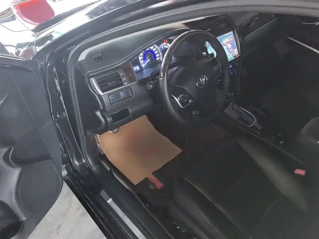 Toyota Camry 2016 2.0G 10th Anniversary Leading Edition фото 12