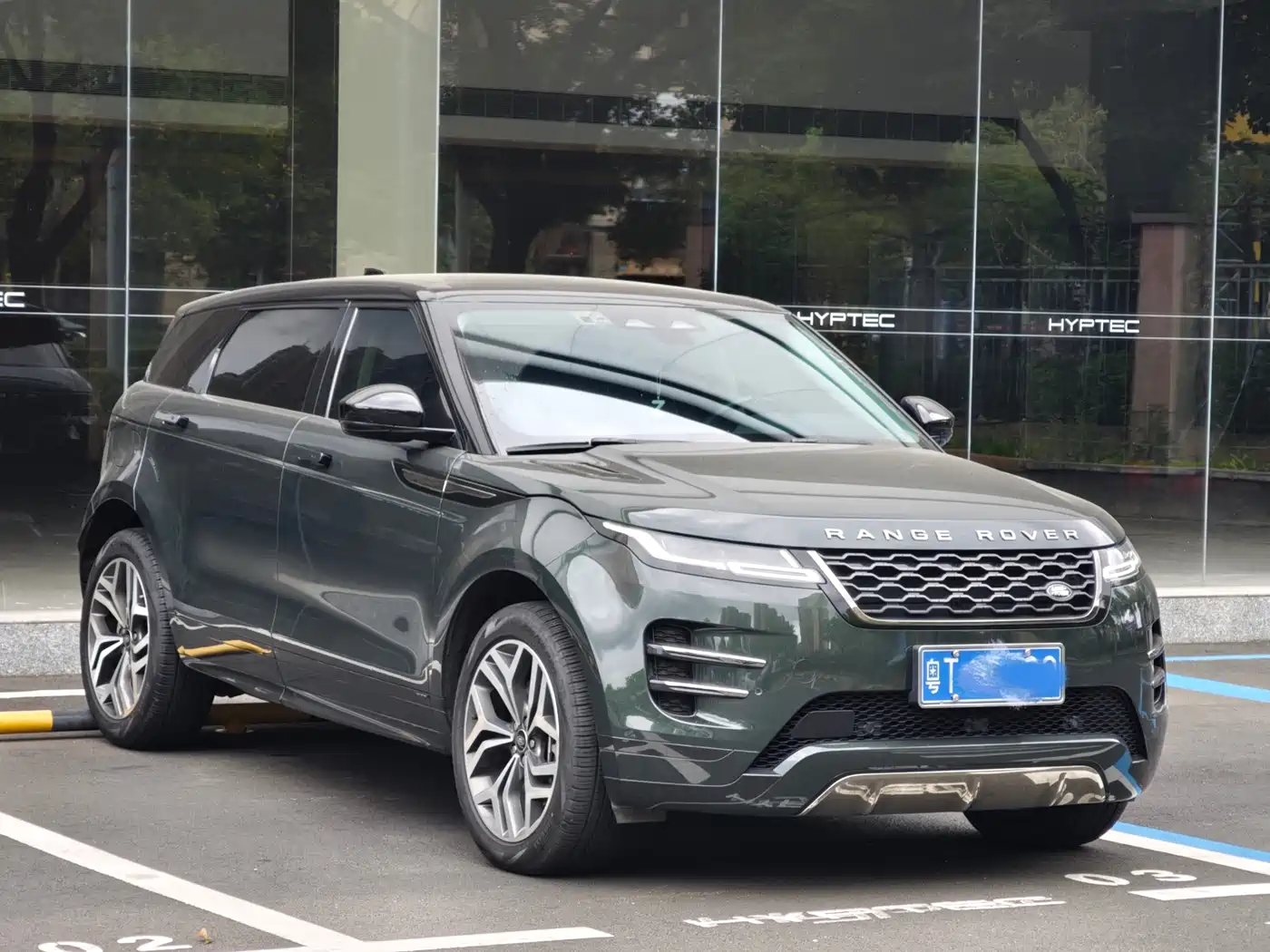Land Rover Range Rover Evoque 2021 Range Rover Evoque L 249PS R-Dynamic First Edition Launch Edition фото 2