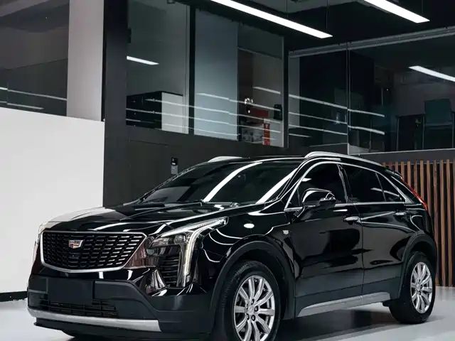 CADILLAC XT4