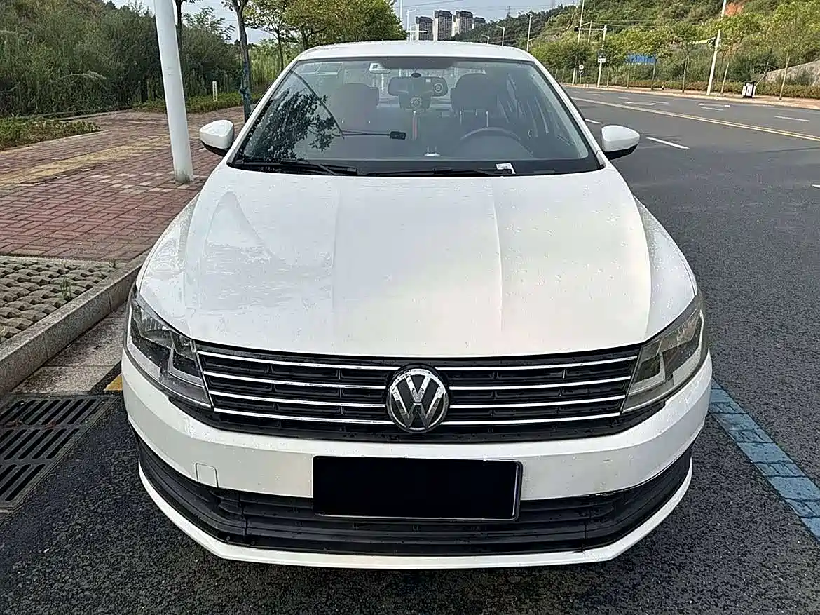 Volkswagen Lavida 2017 1.6L Automatic Trend Edition фото 2