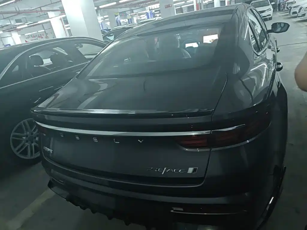 Фото 6 - Geely Preface