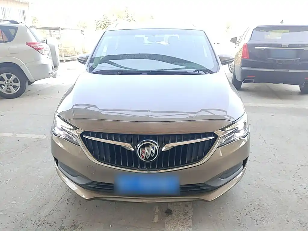 Photo 3 - Buick GL6