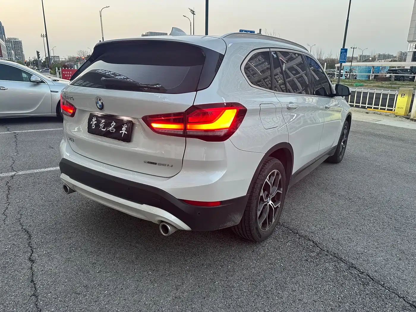 BMW X1 2022 sDrive25Li Leading фото 8