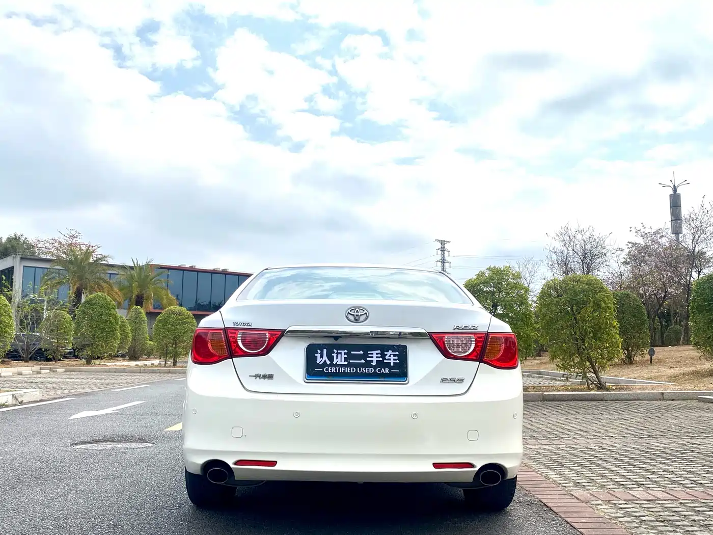 Toyota Reiz 2010 2.5S Elegance Elite Edition фото 6