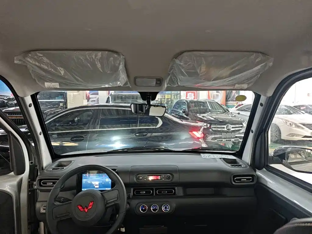 Wuling Motors Wuling Zhiguang NEV 2026 2025 Model 305km Base Version
