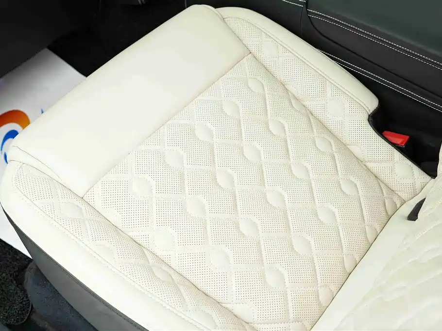 Audi Q7 2010 2010 Model 6.0 V12 TDI Flagship