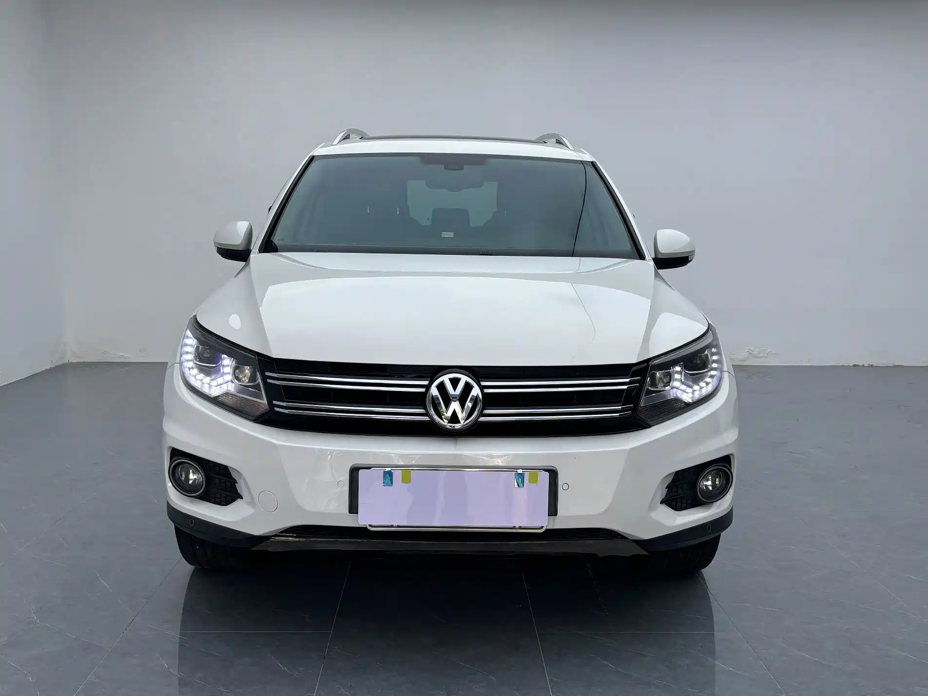 صورة 2 - Volkswagen Tiguan