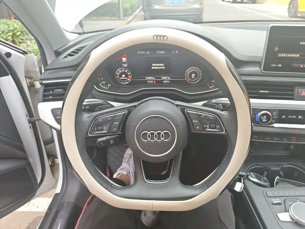 Фото 11 - Audi A4L