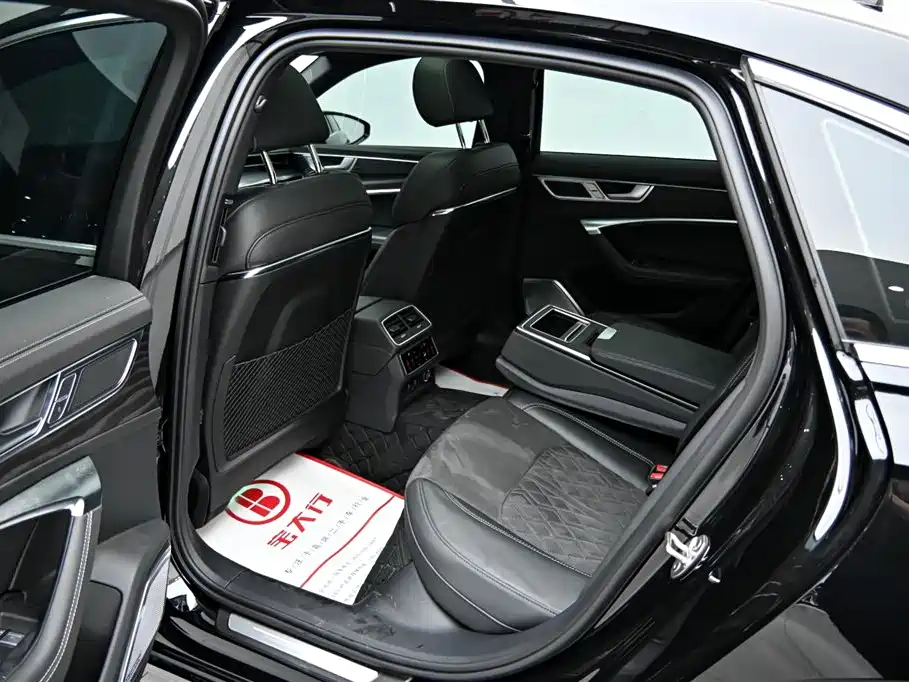 Audi A6L 2024 55 TFSI quattro Exclusive Dynamic фото 12