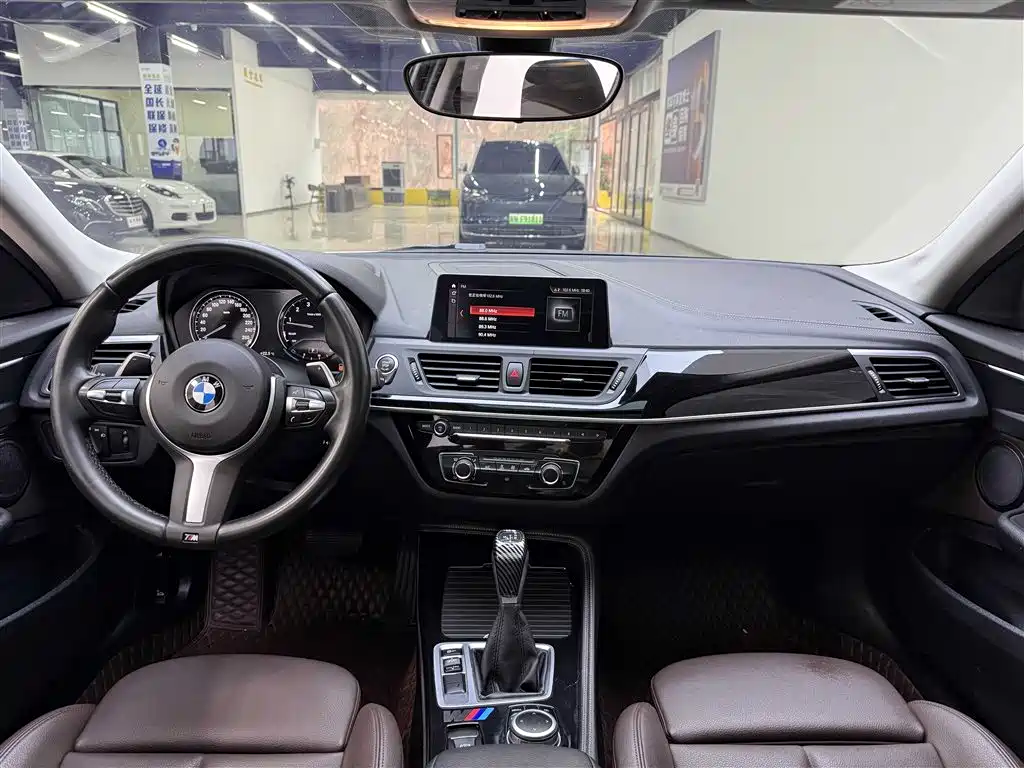 BMW 1 Series 2019 120i Leading M Sport Package фото 7