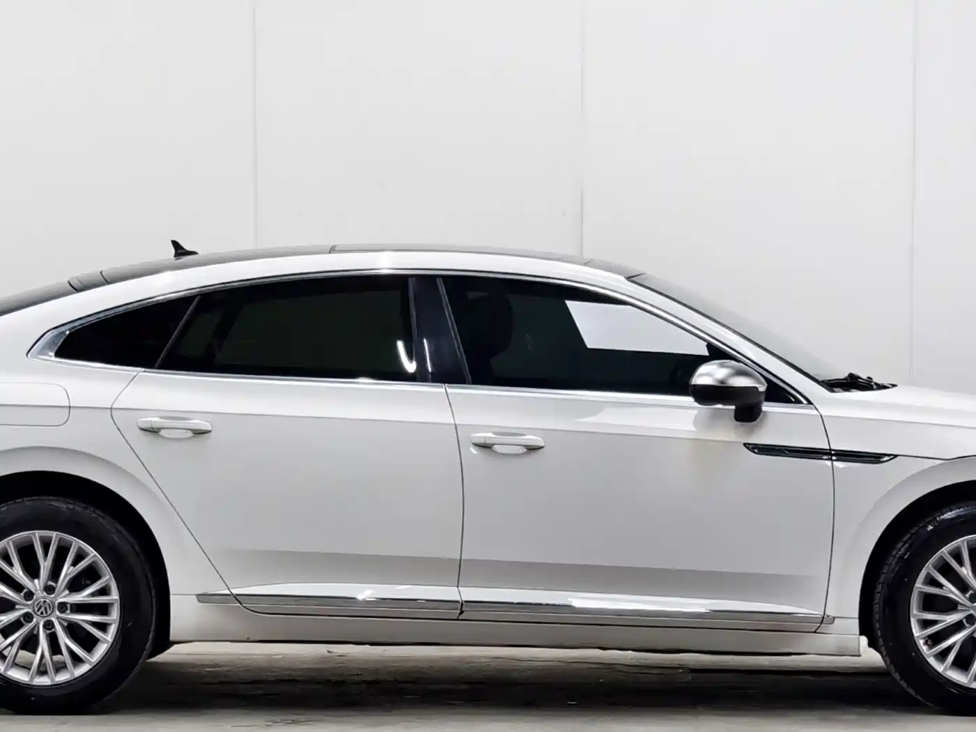 Volkswagen FAW-Volkswagen CC 2019 330TSI Charm Edition China VI фото 8