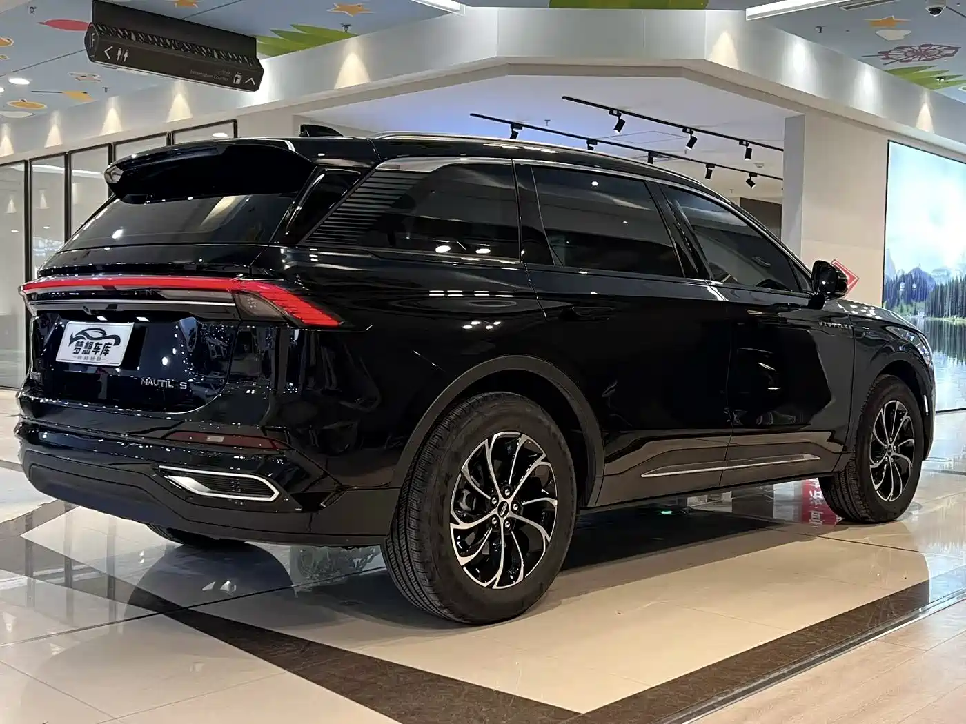 Lincoln Nautilus 2025 2.0T AWD Zunxiang Edition фото 9