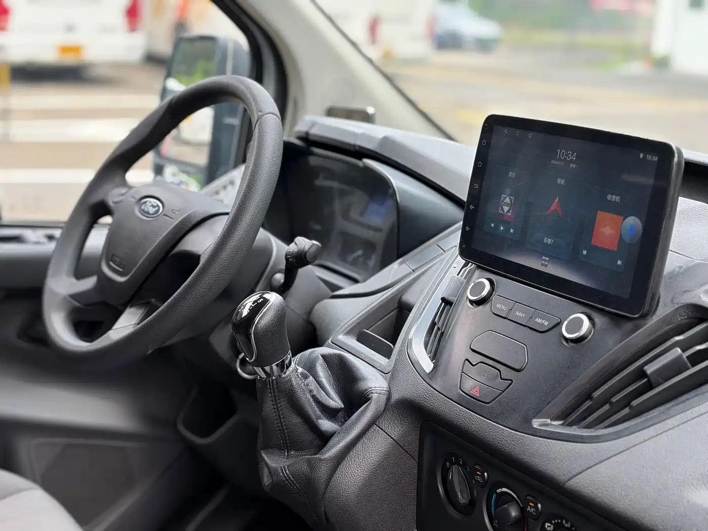 Ford Transit 2020 2019 2.0T Diesel Multi-Purpose Commercial Vehicle Medium Wheelbase Medium Roof 6-Seater China VI