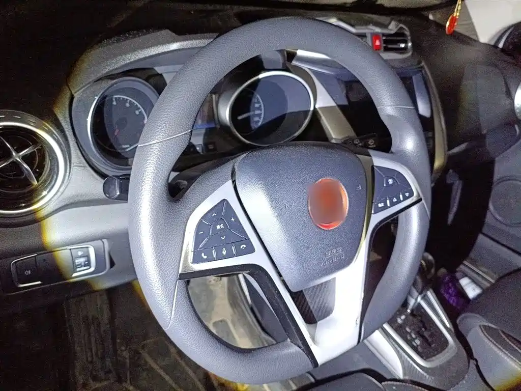 BYD Yuan 2017 1.5L Auto Cool Connect фото 3