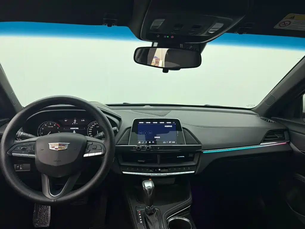 Cadillac CT4 2023 2022 28T Fashion Style