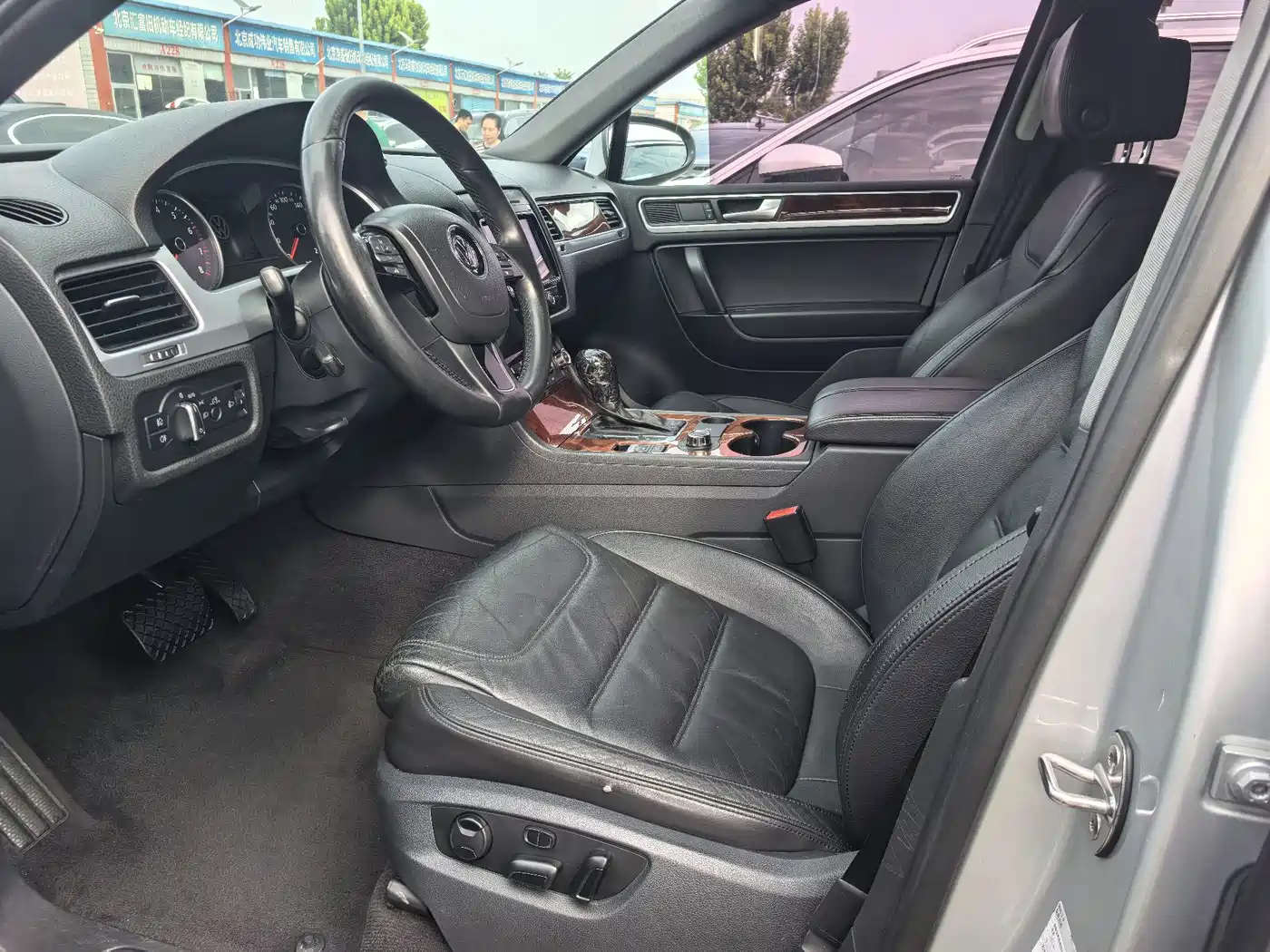 Volkswagen Touareg 2012 2011 3.0TSI Standard