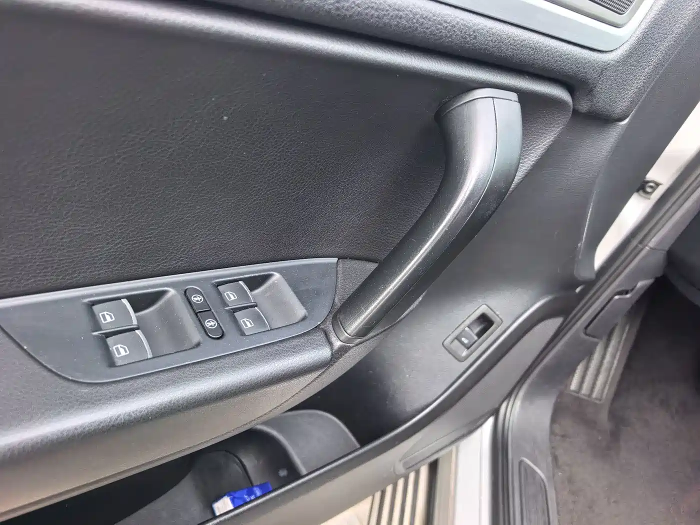Volkswagen Touareg 2012 2011 3.0TSI Standard