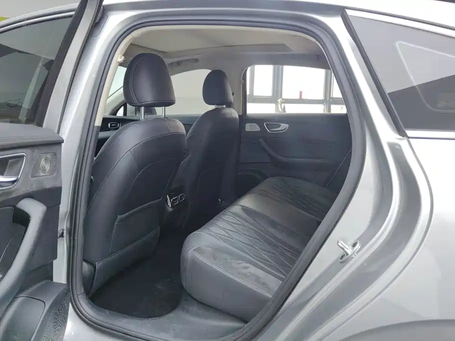 Roewe D7 2023 2023 DMH 125km Flagship Edition