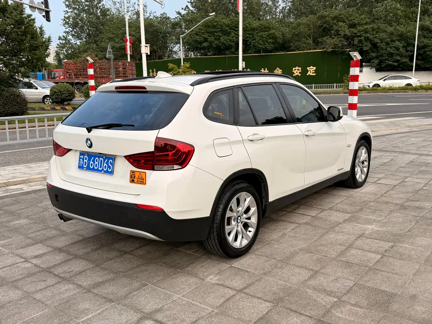 BMW X1 (Import) 2011 2010 xDrive25i