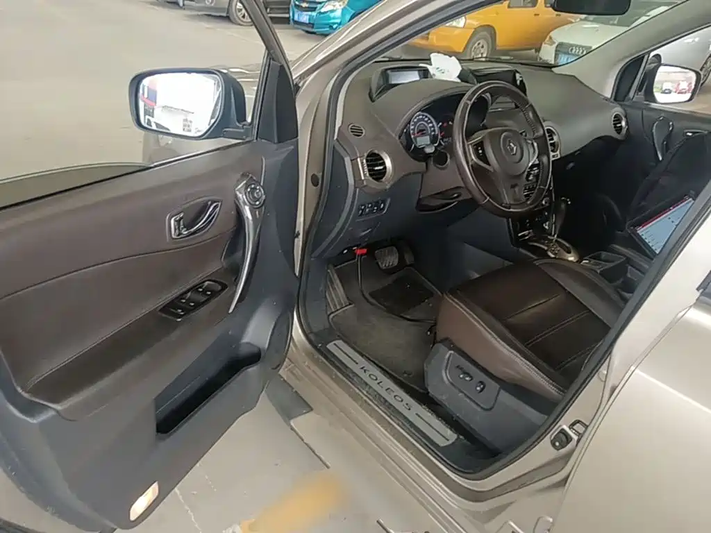 Renault Koleos (Import) 2015 2014 Facelift 2.5L 2WD Comfort Edition