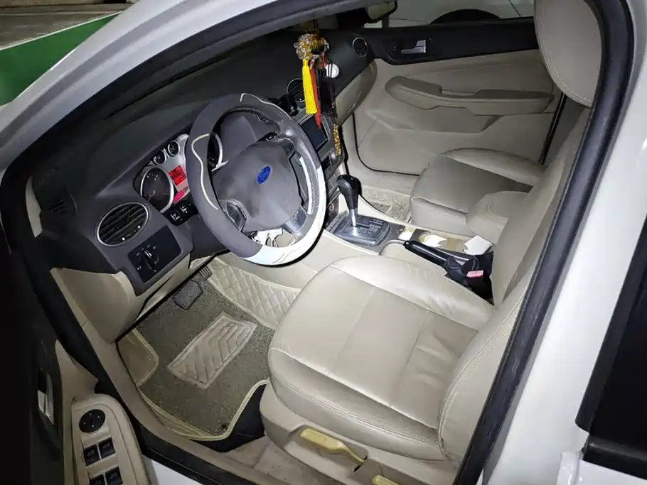 Фото 9 - Ford Focus