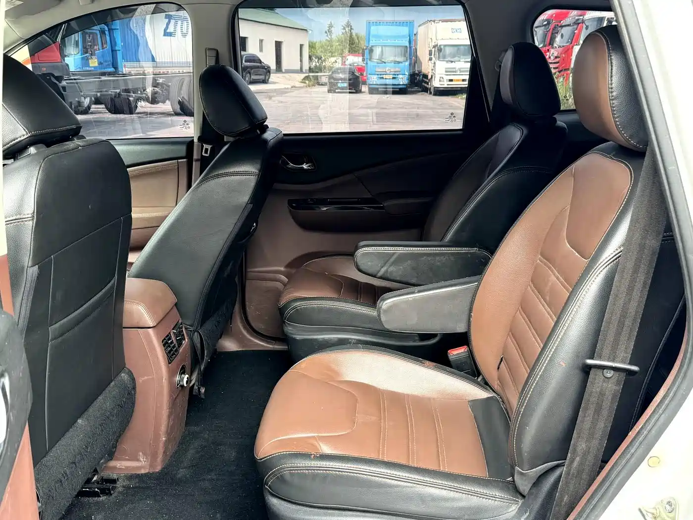 Dongfeng Fengxing Fengxing SX6 2017 2016 1.6L Manual Premium
