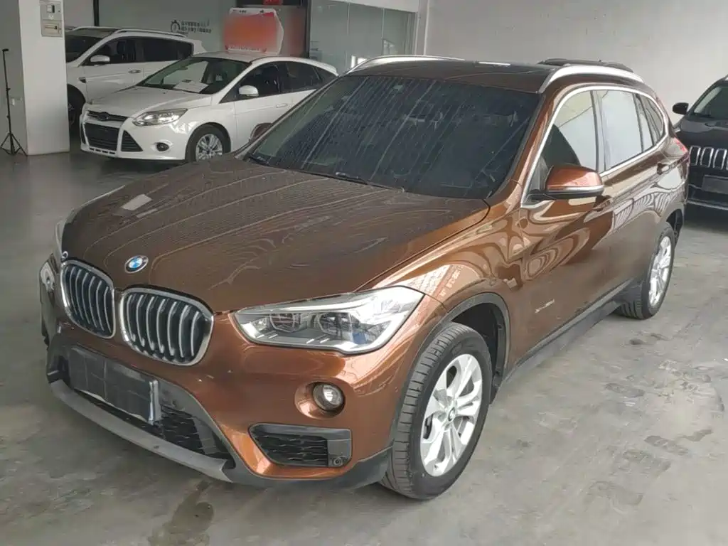 Фото 2 - BMW X1