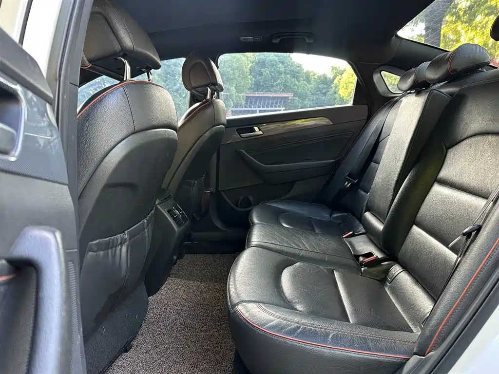 Hyundai Sonata 2015 1.6T GLS Smart фото 6