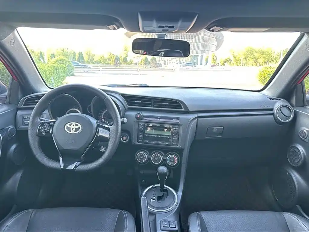 Toyota Zelos 2012 2011 2.5L Luxury Edition