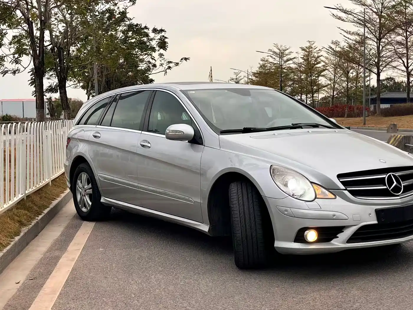 Mercedes-Benz R-Class 2009 Model R 300 L Business Version фото 3