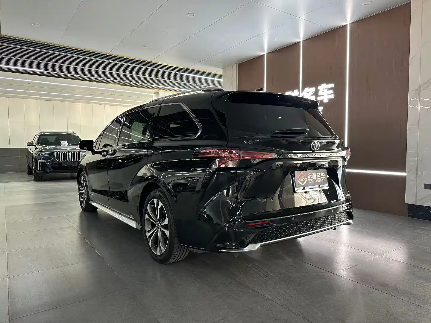 Фото 7 - Toyota Granvia