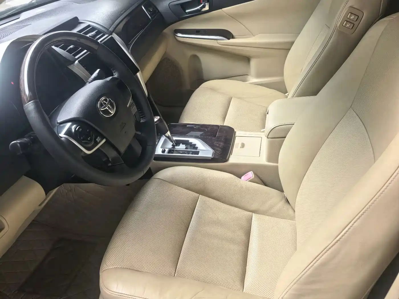 Toyota Camry 2015 2015 2.0G Leading Edition