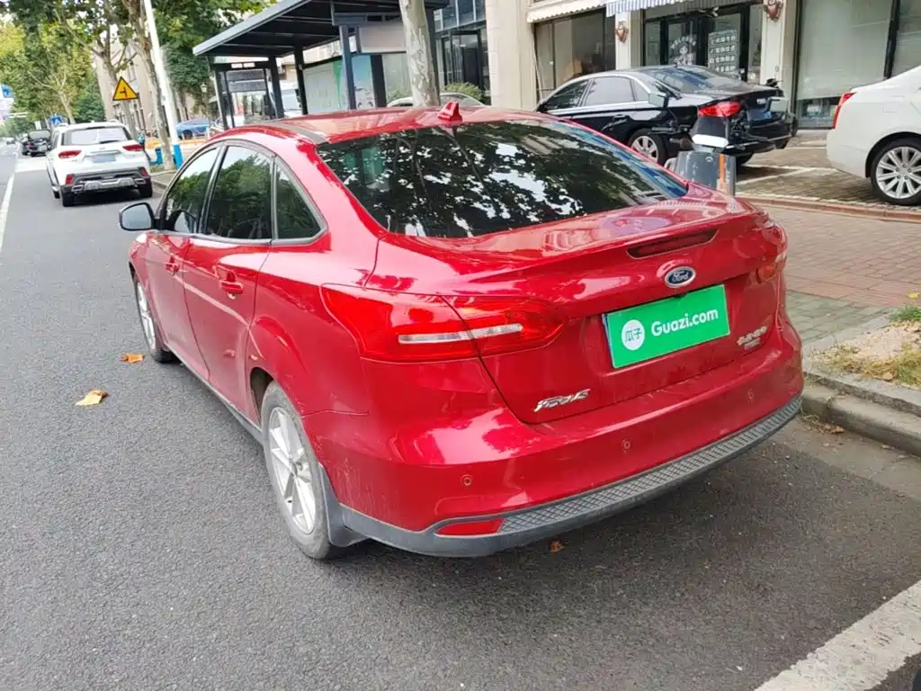Фото 5 - Ford Focus