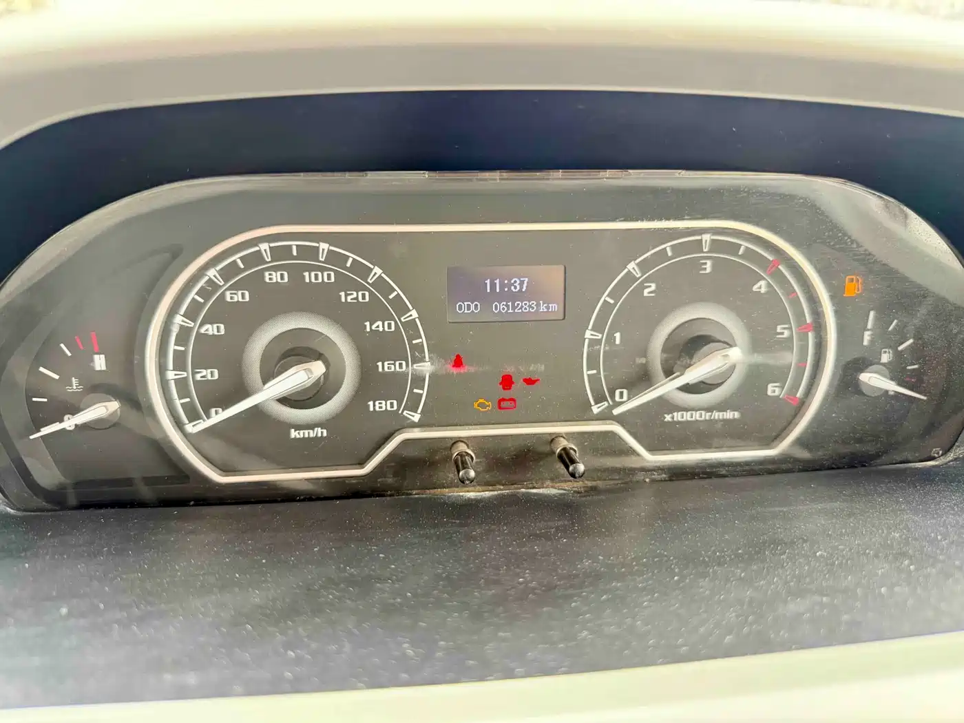SAIC Maxus Xintu V80 2019 2.0T Plus 6MT Aoyun Short Wheelbase Ultra-low Roof 5/6-seater фото 18