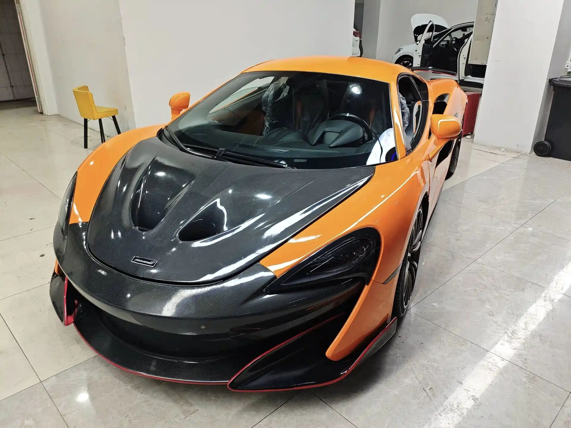 Фото 1 - McLaren 570
