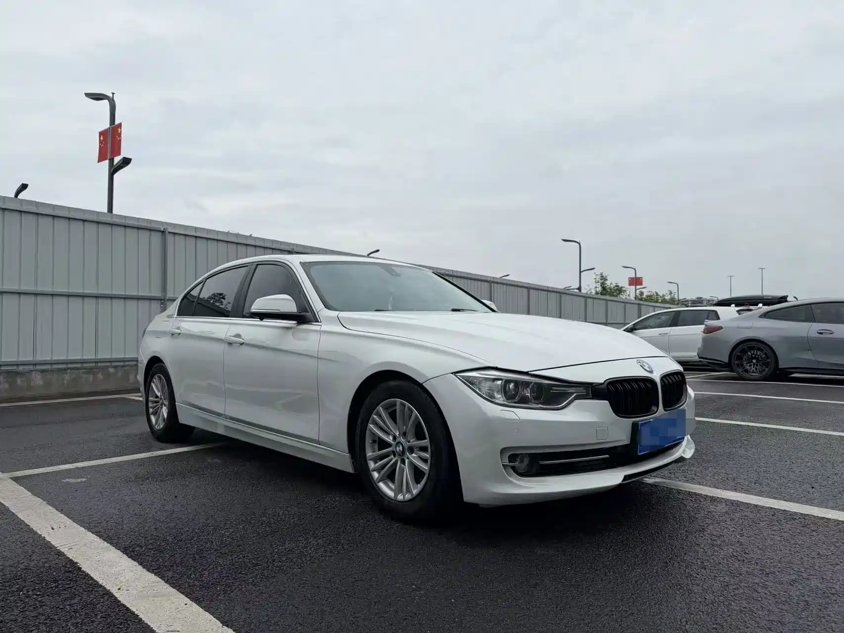 Photo 3 - BMW 3 Series